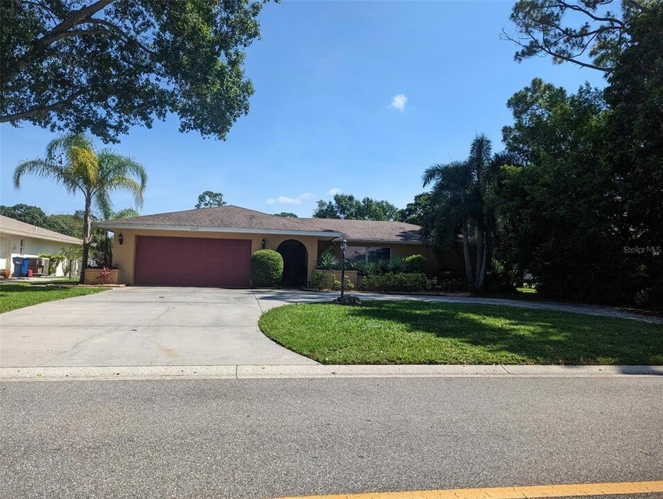 5409 Palm Aire Dr in Sarasota, FL - Building Photo