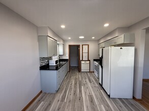 7504 Latrobe Ave in Burbank, IL - Building Photo - Building Photo