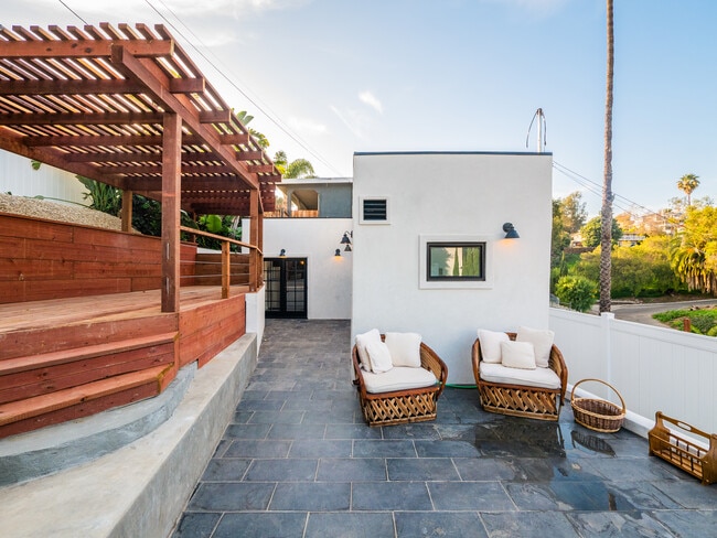 property at 1060 W 6th St