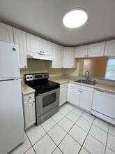 19805 SW 114th Ave in Miami, FL - Building Photo - Building Photo