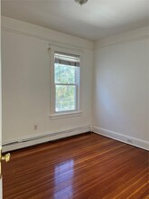 342 Prescott St in Yonkers, NY - Building Photo - Building Photo