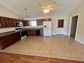 1243 Avery Ln in Sevierville, TN - Foto de edificio - Building Photo