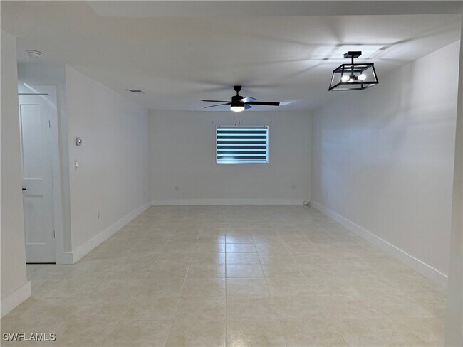 3318 Del Prado Blvd S in Cape Coral, FL - Foto de edificio - Building Photo
