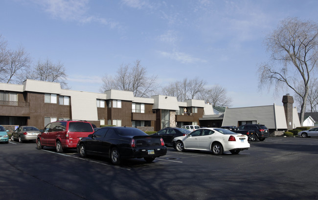 Plum Leaf Commons in Toledo, OH - Foto de edificio - Building Photo