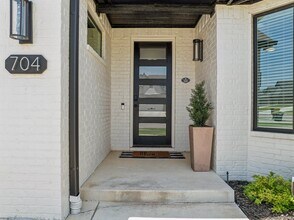704 E 126th St S in Jenks, OK - Building Photo - Building Photo