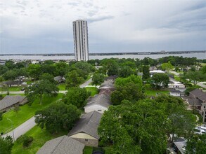 307 Shirleen Dr in Seabrook, TX - Building Photo - Building Photo