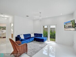 833 SW 17th St-Unit -#2 in Fort Lauderdale, FL - Building Photo - Building Photo