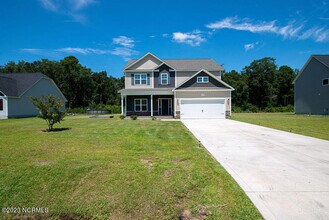 210 Steam Shovel Rd in Richlands, NC - Building Photo - Building Photo