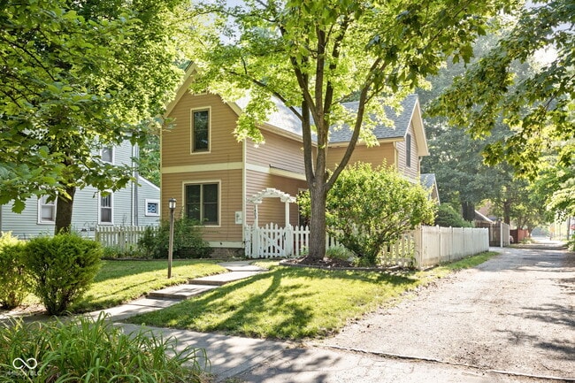 property at 1403 Broadway St