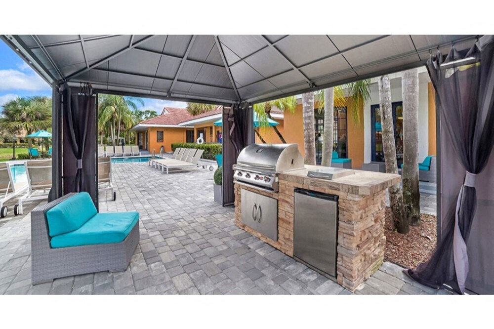 Midora at Woodmont Apartments in Tamarac, FL