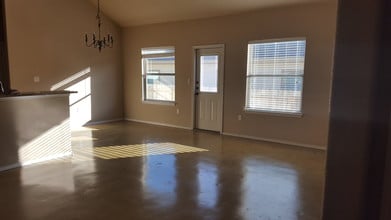 1045 Carolyn Cove, Unit 1 in New Braunfels, TX - Foto de edificio - Building Photo