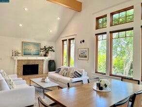 53 Knickerbocker Ln in Orinda, CA - Building Photo - Building Photo