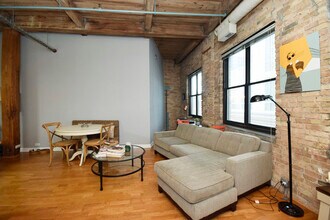 225 W Huron St, Unit 602 in Chicago, IL - Building Photo - Building Photo