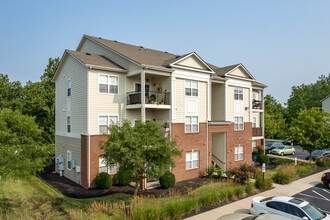 Shadow Creek Luxury Apartments in Hamilton, OH - Building Photo - Building Photo