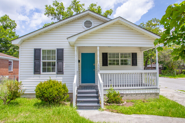 1220 E 57th St in Savannah, GA - Building Photo - Building Photo
