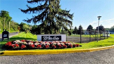 3 White Gate Rd in Wappingers Falls, NY - Building Photo - Building Photo