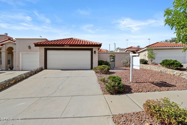 205 N Alto Mesa Dr in El Paso, TX - Building Photo - Building Photo