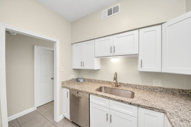 7545 Brompton St in Houston, TX - Building Photo - Building Photo