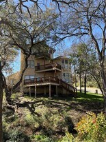 501 Westbrook Dr in Austin, TX - Building Photo