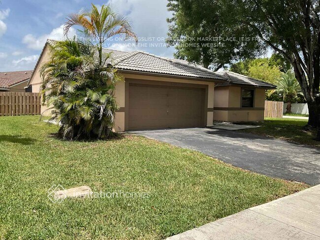 6150 Hawkes Bluff Ave in Davie, FL - Building Photo - Building Photo