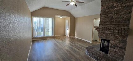 923 Westover Dr in Lancaster, TX - Building Photo - Building Photo