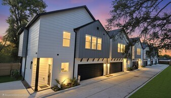 4922 Hoover St in Houston, TX - Building Photo
