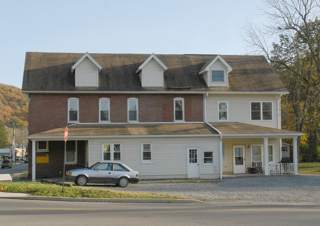 136 Valley St in Williamsport, PA - Building Photo - Building Photo