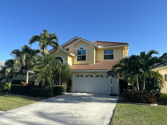 7369 SE Seagate Ln in Stuart, FL - Building Photo - Building Photo