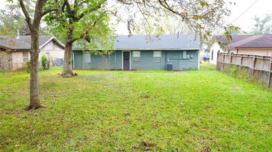 468 Huisache St in Lake Jackson, TX - Building Photo - Building Photo