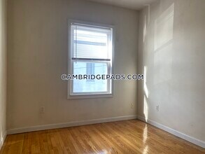 6 Alberta Terrace in Cambridge, MA - Building Photo - Building Photo