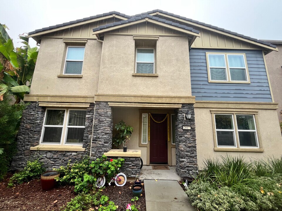 2617 Alliston Loop in Dublin, CA - Building Photo