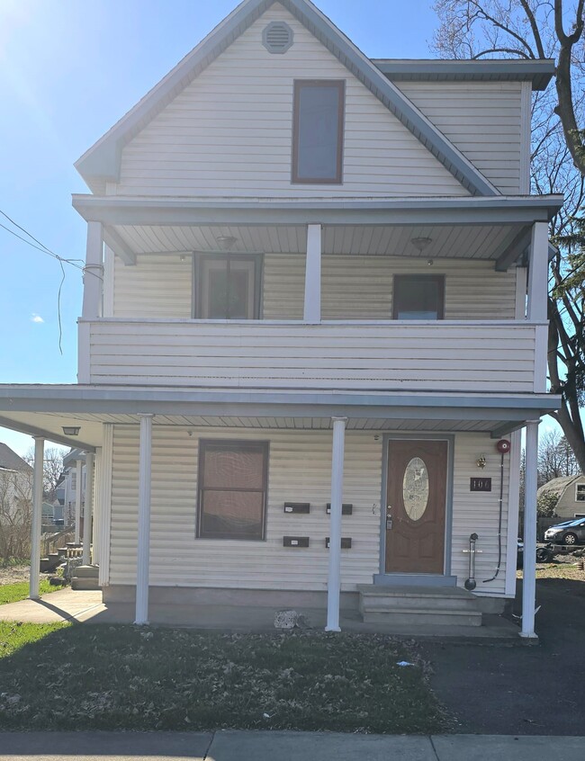 106 Madison Ave in Endicott, NY - Building Photo - Building Photo
