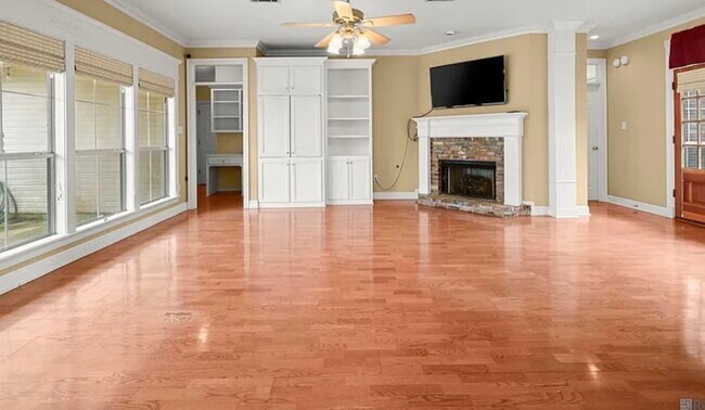 1593 Colony Ln in Zachary, LA - Foto de edificio - Building Photo