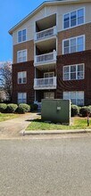 1000 E Woodlawn Rd in Charlotte, NC - Building Photo - Building Photo