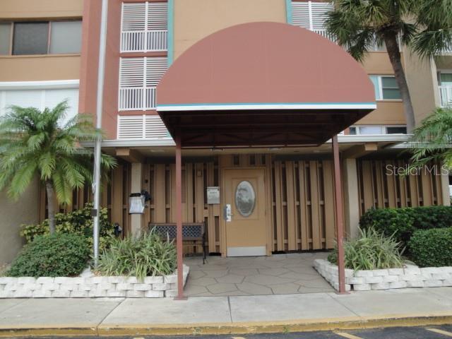 500 Treasure Island Causeway in Treasure Island, FL - Building Photo