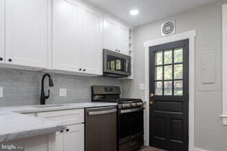 1401 S Edgewood St in Arlington, VA - Building Photo - Building Photo