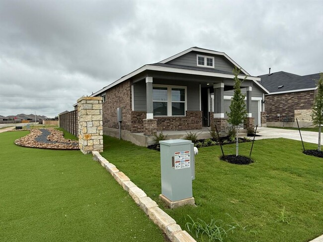 117 Alamito Ave in Kyle, TX - Building Photo - Building Photo