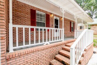 2823 Lake Silver Rd in Crestview, FL - Building Photo - Building Photo