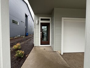 3034 SW Linneman Dr in Gresham, OR - Building Photo - Building Photo