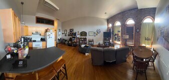 35 S Monroe St in Monroe, MI - Building Photo