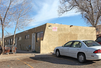 316-320 Pennsylvania St NE in Albuquerque, NM - Building Photo - Building Photo