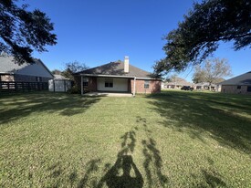 360 Herlil Cir in Carencro, LA - Foto de edificio - Building Photo