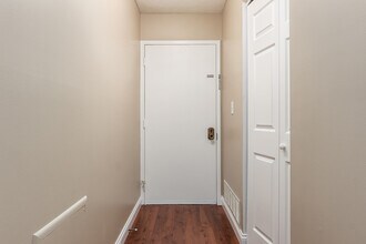 2257 Hedgerow Road in Columbus, OH - Building Photo - Building Photo