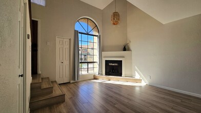 1025 E Highland Ave in Phoenix, AZ - Foto de edificio - Building Photo