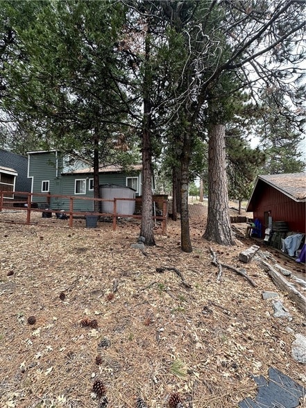 32064 Hunsaker Way in Running Springs, CA - Building Photo - Building Photo