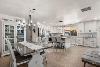 4115 E Meadow Wood Dr in Meridian, ID - Building Photo - Building Photo