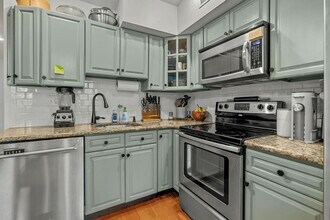 1836 Christian St in Philadelphia, PA - Building Photo - Building Photo