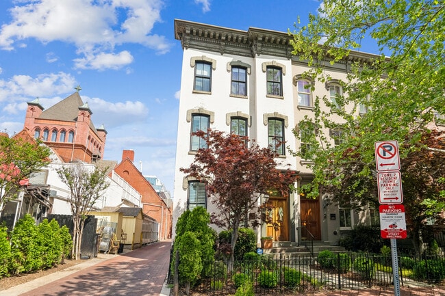 property at 1343 Q St NW