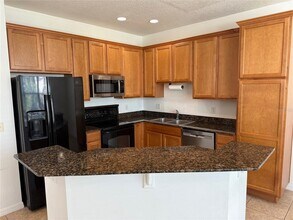 2423 Middleton Grove Dr in Brandon, FL - Building Photo - Building Photo