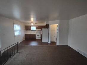 1394 Carriage Hill Dr SE in Kentwood, MI - Building Photo - Building Photo